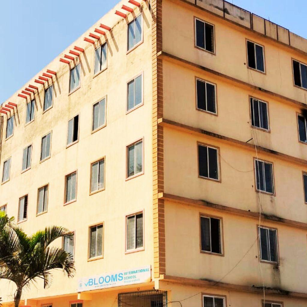 VBlooms International School campus